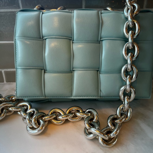 Authentic never been worn Bottega Veneta cassette bag with chain. Gorgeous color - Picture 1 of 5